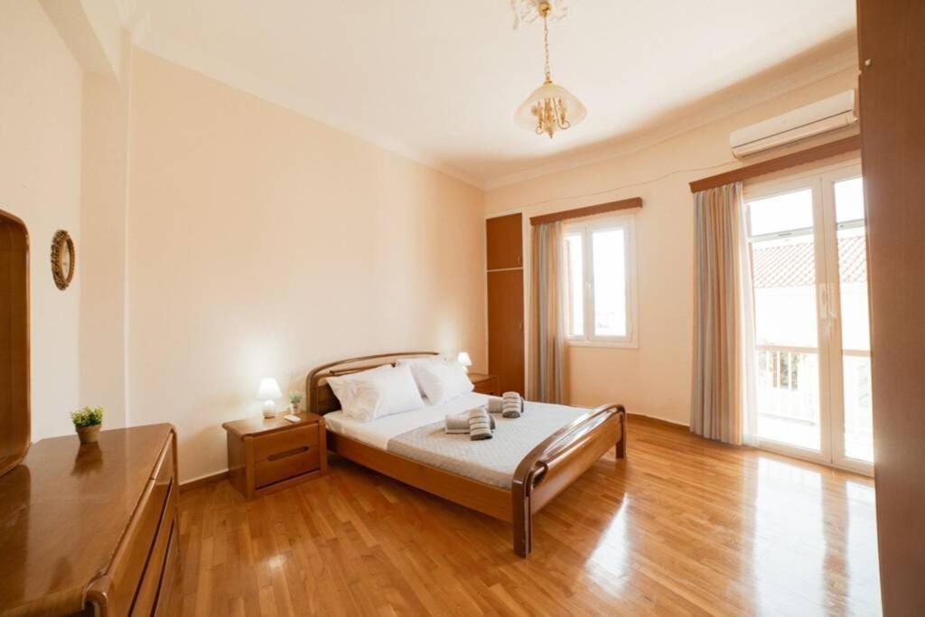 John'S House Under The Castle Of Kalamata Exterior photo