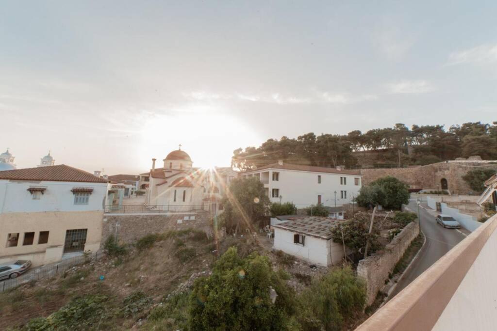 John'S House Under The Castle Of Kalamata Exterior photo
